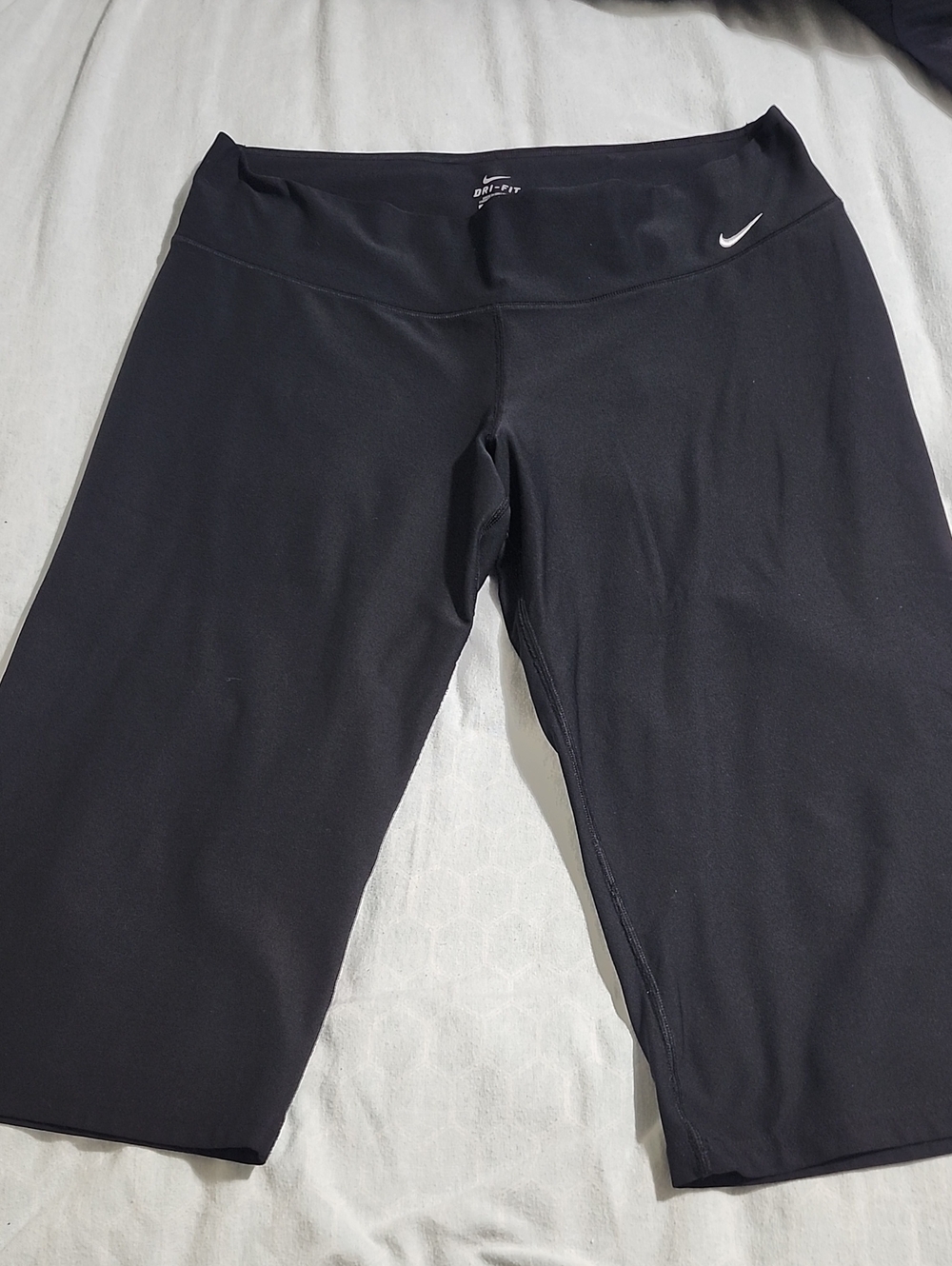 Nike Black Dri-FIT Cropped Performance Capris